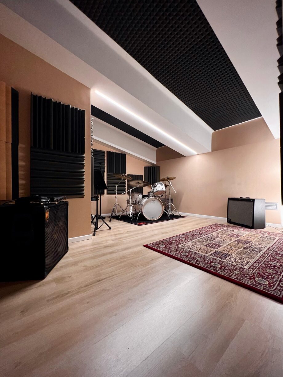 WhatsApp Image 2025-10-21 at 23.21.08